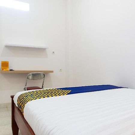 Spot On 2063 Bethania Residence Kupang  Exterior photo
